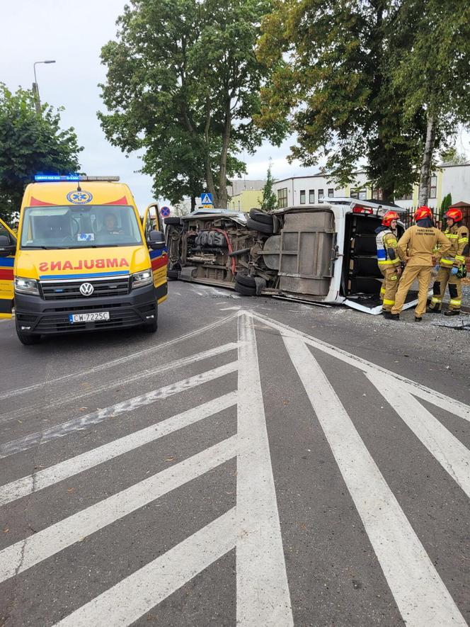 Wypadek w Lubrańcu. Wiele osób rannych po zderzeniu busa i osobówki 