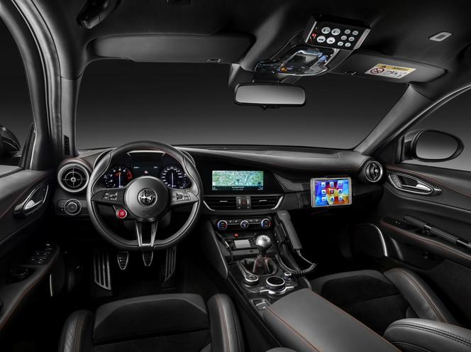 Alfa Romeo Giulia Quadrifoglio Carabinieri