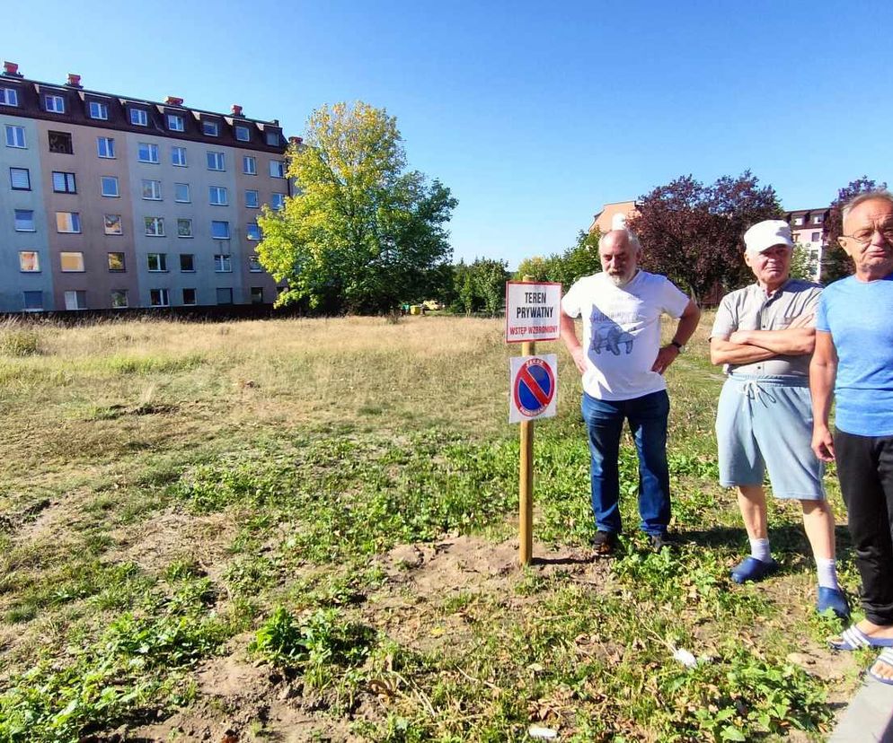 Bełchatów. Binków. Budynek handlowy zamiast zielonego skweru