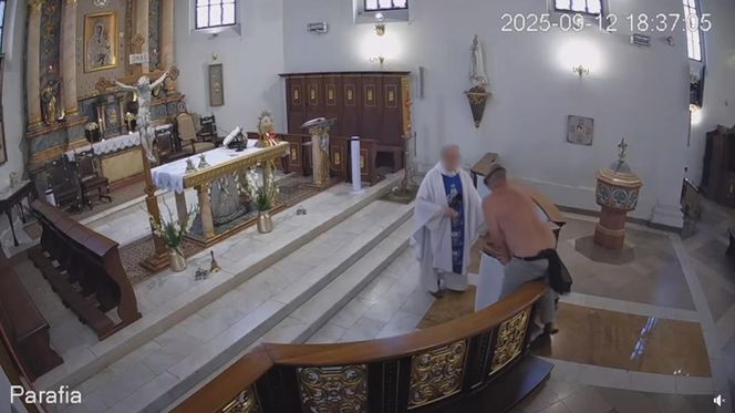 Półnagi mężczyzna przerwał mszę. Krzyczał, był agresywny