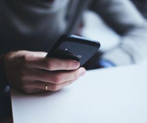 Zarzuty UOKiK dla znanych firm telekomunikacyjnych za błędne podawanie cen