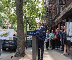 Władze NYC zmarnowały miliony na fikcyjne usługi dla imigrantów. Szokujący raport