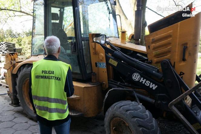 Trzy lata temu ukradł bramki piłkarskie. Policja znalazła je razem z koparką