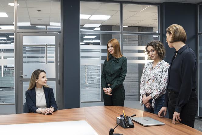  Ślad 2 sezon Nikola Jastrzębska (Ada Fijał), Ania Szpunar (Aleksandra Hamkalo), Renata Rozanska (Anita Jancia), Maja Oleander (Joanna Koroniewska)