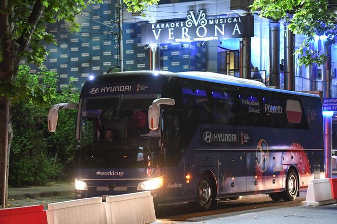 Przyjazd reprezentacji Polski w hotelu w Soczi po przegranym meczu z Senegalem