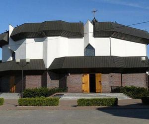 Co architekt miał na myśli? Tak wyglądają najdziwniejsze kościoły w Polsce. Na liście sanktuarium ojca Rydzyka