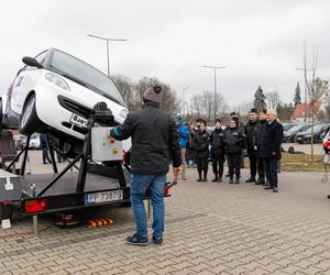 Symulatory: dachowania, zderzeń i poślizgu trafiły do pilskiej Policji