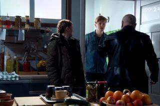 M jak miłość, odc. 1446. Katia (Joanna Jarmołowicz), Łukasz (Jakub Józefowicz), (David Gamtsemlidze)