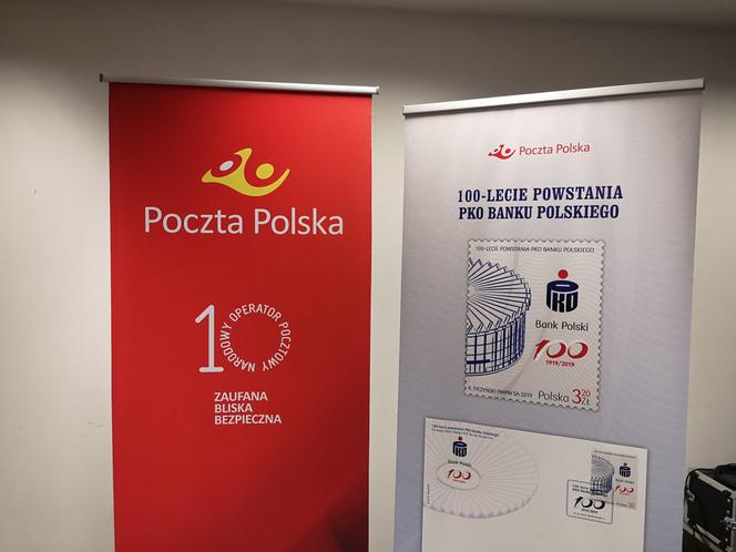 PKO BP na znaczku Poczty Polskie