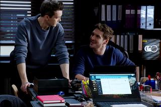 M jak miłość. Marcin (Mikołaj Roznerski), Jakub (Krzysztof Kwiatkowski)