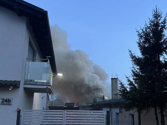 Pożar budynku socjalnego w Człuchowie. Ewakuacja mieszkańców