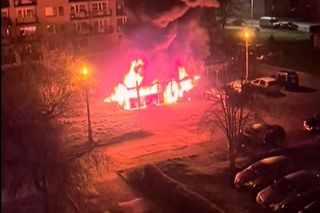 W Czeladzi grasował seryjny podpalacz. Spłonęło 11 wiat śmietnikowych. W sprawie zatrzymano 38-latka