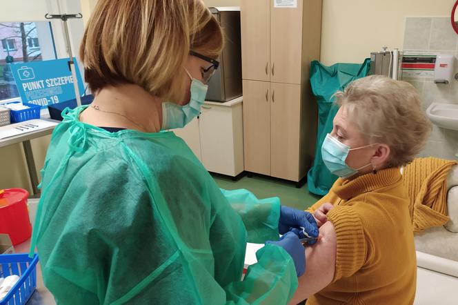 W Koszalinie rozpoczęły się kolejne szczepienia przeciwko covid-19