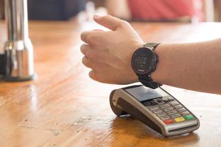 Przerób zegarek na smartwatcha i płać bezstykowo za zakupy!