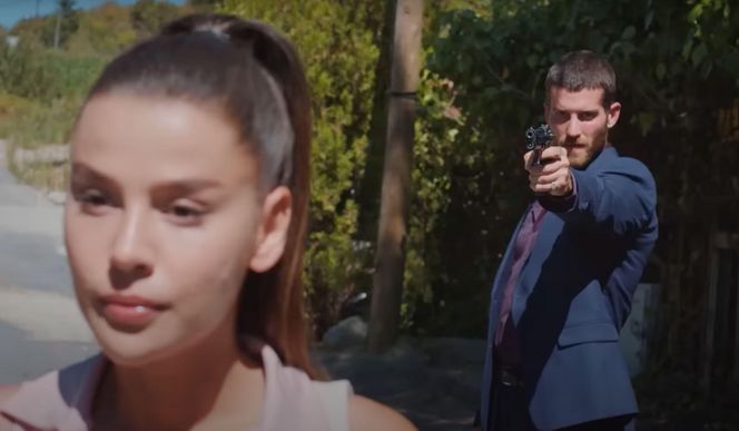 Sila ucieka Alperowi i przyłapuje Kuzeya w łóżku z Bahar.