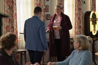 Pierwsza miłość, odcinek 4029: Kazanowa (Elżbieta Romanowska), Andrzejek (Eryk Skonieczny)