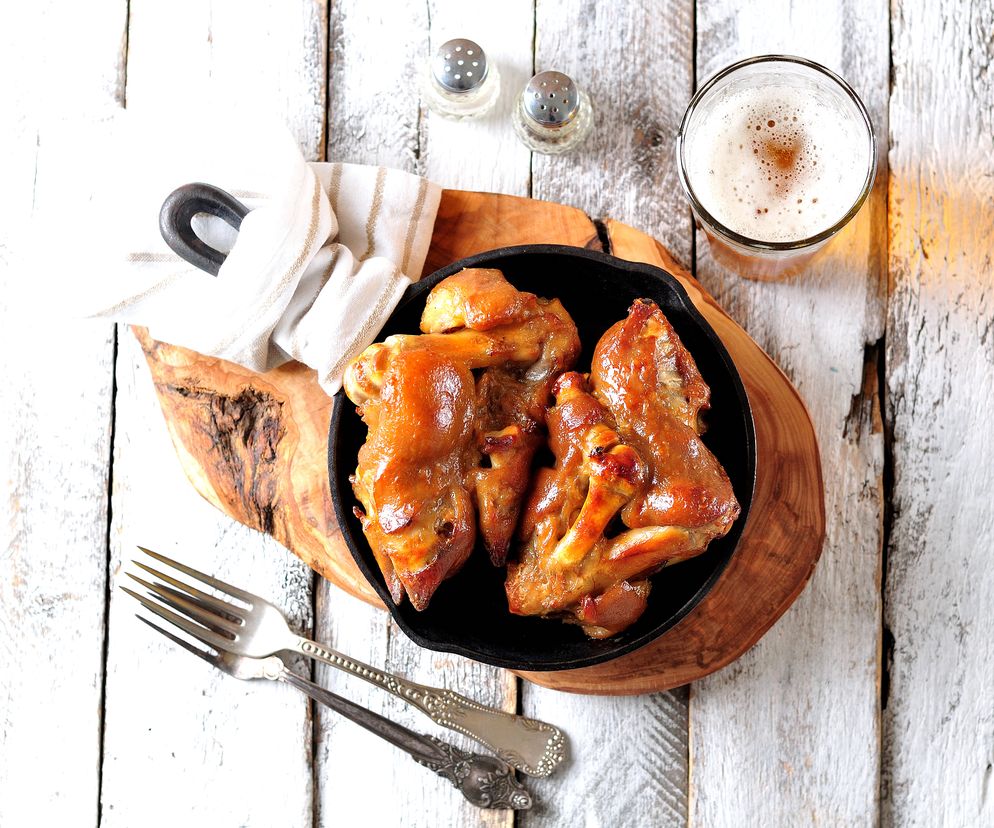 Nóżki wieprzowe pieczone: pyszna przekąska do piwa