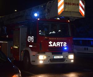 Pali się supermarket Intermarche w Górze. Pożar trawi go od kilku godzin