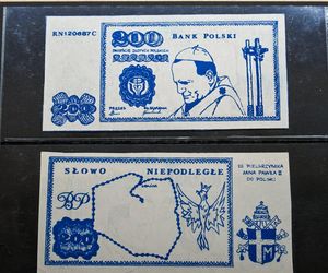 Wystawa banknotów opozycji antykomunistycznej w Szczecinie 