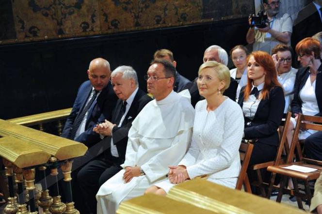 Syn Szydło, ks. Tymoteusz odprawił mszę. Na prymicji Kaczyński i Rydzyk 
