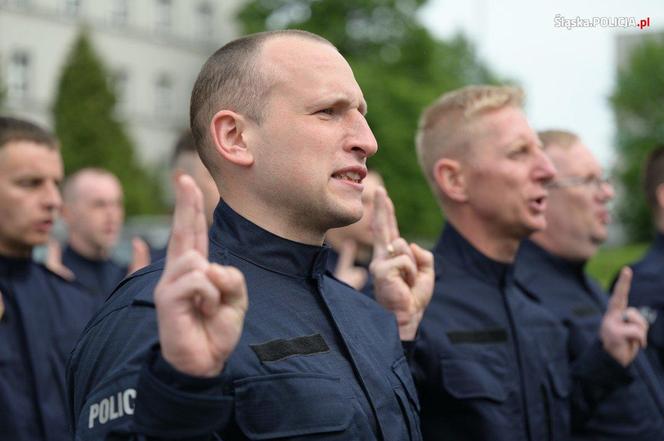 Uroczyste ślubowanie 69 nowych policjantów  w Oddziale Prewencji Policji w Katowicach