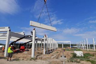 Nowy park handlowy w Olsztynie pnie się w górę. Znamy termin otwarcia! [ZDJĘCIA]