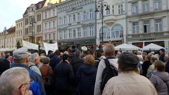 Protest mieszkańców ADM w Bydgoszczy. Ich czynsz to 10,80 zł za m2