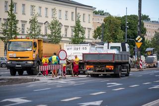 Warszawa walczy z betonozą. Plac Bankowy przechodzi rewolucję! Jest jeden problem