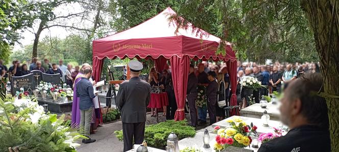 Pogrzeb Patryka P. Na cmentarzu pojawili się ochroniarze. Poruszające sceny podczas uroczystości