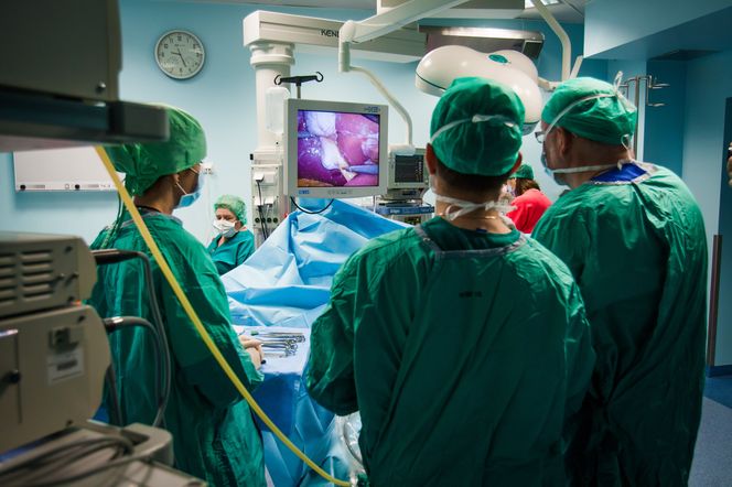Rękawowa (mankietowa) resekcja żołądka: wady i zalety. Przebieg operacji bariatrycznej - wideo