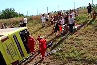 Wypadek polskiego autokaru z dziećmi w Serbii! Na jezdni były rozrzucone ostre przedmioty. RELACJA NA ŻYWO [WIDEO]