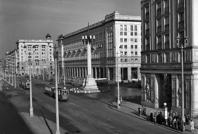 Sen o mieście. Warszawa lat 50. i 60. na zdjęciach Zbyszka Siemaszki