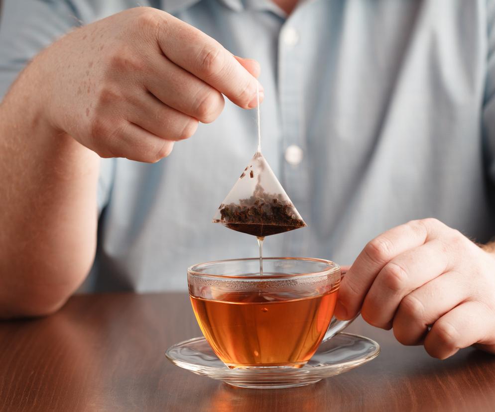 Zbadano, co kryje się w torebkach herbaty. Wyniki wprawiają w osłupienie 