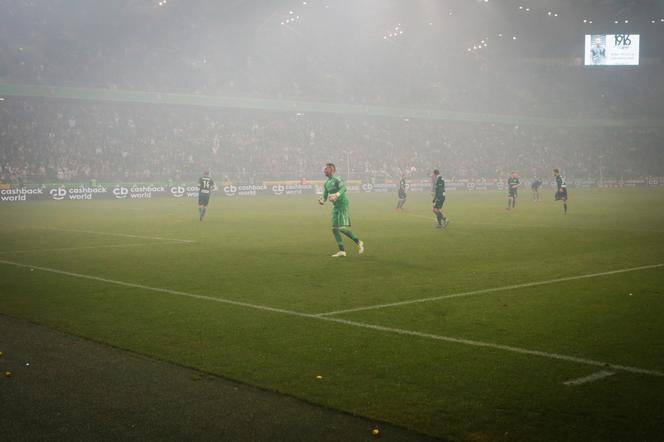 Legia Warszawa, Górnik Zabrze, race, kibice, dym