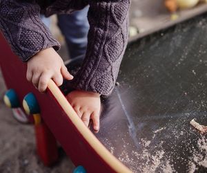 Rodzice 3-latka ukryli mikrofon w jego spodenkach! Zdębieli, gdy odsłuchali nagranie