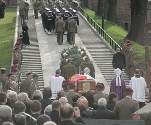 Pogrzeb Lecha i Marii Kaczyńskich w Krakowie, 2010r.