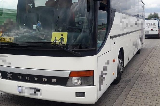 Szef firmy transportowej wiózł dzieci z kolonii. Nie miał uprawnień 