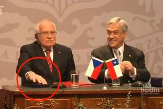 Prezydent Czech Vaclav Klaus ukradł pióro?