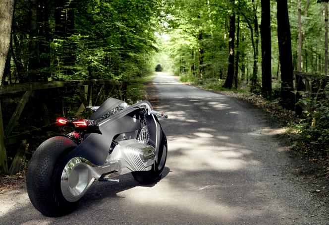 BMW Vision Next Concept 100 – bez kasku, bez upadków