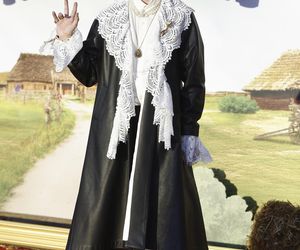 Premiera serialu 1670! Herman w gorsecie, kwiecista Dębska i Byczkowska w białych majtkach