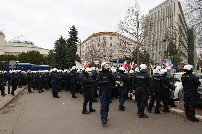 Protest rolników pod Sejmem - starcia z policją