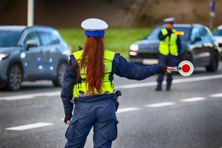  Zarobki policjantów w 2024 roku 