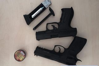 Wrocław. 39-latka i jej synek napadnięci na tle narodowościowym. Sprawca groził im bronią [ZDJĘCIA].