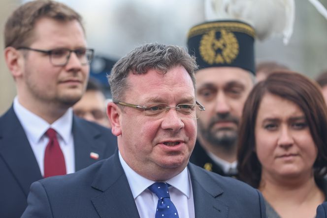 Burza w Sejmie przed głosowaniem ws. Ziobry. PiS apeluje do Hołowni o litość