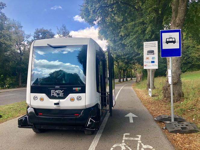 W Gdańsku od dziś kursować będzie autonomiczny autobus, który potrafi wyznaczyć trasę na podstawie systemu GPS i czujników.  