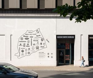 Nowy mural na terenie Fabryki Norblina. Upamiętnia przemysłowe korzenie dzielnicy