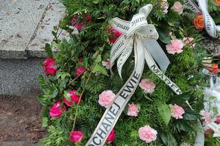 Serce z fajansu. Żona właściciela włocławskiej fabryki fajansu zmarła przy jego grobie dzień po pogrzebie męża