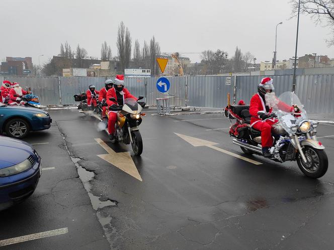 Mikołaje na motocyklach w Manufakturze. Finał corocznej akcji charytatywnej [ZDJĘCIA]