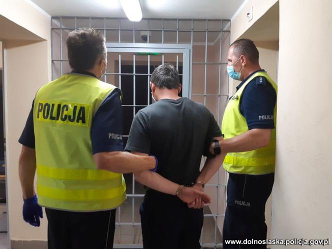 Gruzini okradli właściciela kantoru. Zostali zatrzymani po dramatycznym pościgu