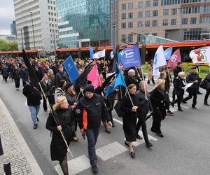   Razem przeciw przemocy. Medycy protestują w Warszawie